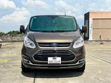Ford Tourneo Limousine được nâng cấp từ phiên bản Titanium1783504009591_1165830952818328734_g2083180601853021531_4bde69e9c8904fe74a492df07884d17e