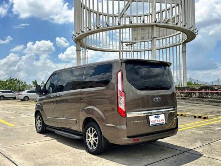 Ford Tourneo Limousine được nâng cấp từ phiên bản Titanium