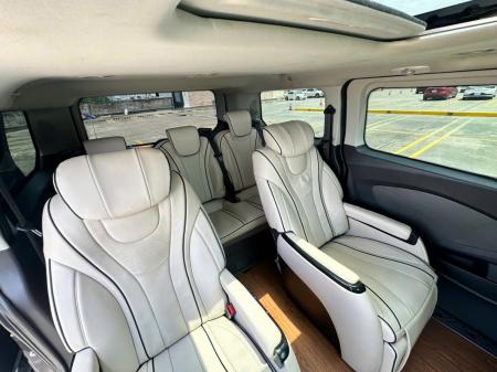 Ford Tourneo Limousine được nâng cấp từ phiên bản Titanium1783504009634_1165830952818328734_g2083180601853021531_c774004048a9a24fcecc72dec339bf0b