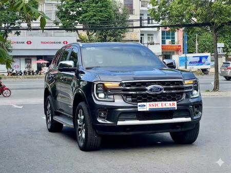 Ford EVEREST FULL 2 cầu cần số điện tử, động cơ Biturbo, hộp số 10 cấp