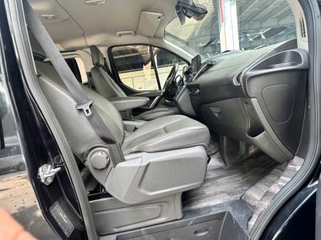 Ford Tourneo 2.0 Titanium Ghế Limousine1784511922432_9101278399305042429_g2083180601853021531_5d8860138e63d4f603111fadd0d4e1a9