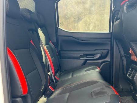 FORD RAPTOR ĐĂNG KÝ 09/2025 NHẬP KHẨU 18.000KMcbc04fc3-027c-4377-a022-d2f55b821c38